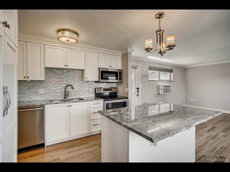 558 N Washington St #310 — Photo 8