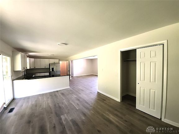 5th image of 2560 Baywood St