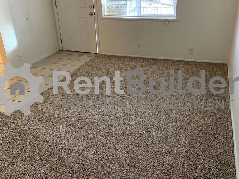 205 Vassar Dr SE — Photo 9