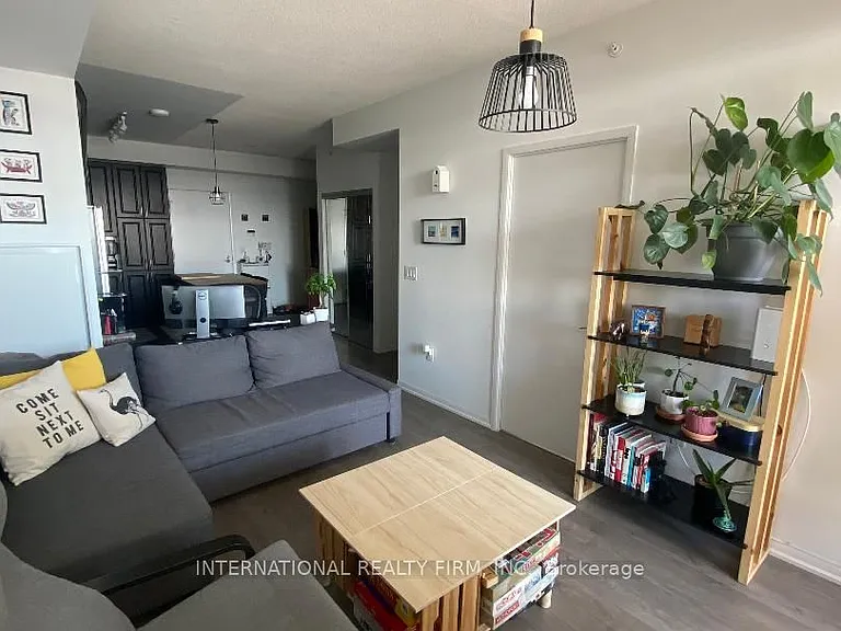 3091 Dufferin St #601 — Photo 8