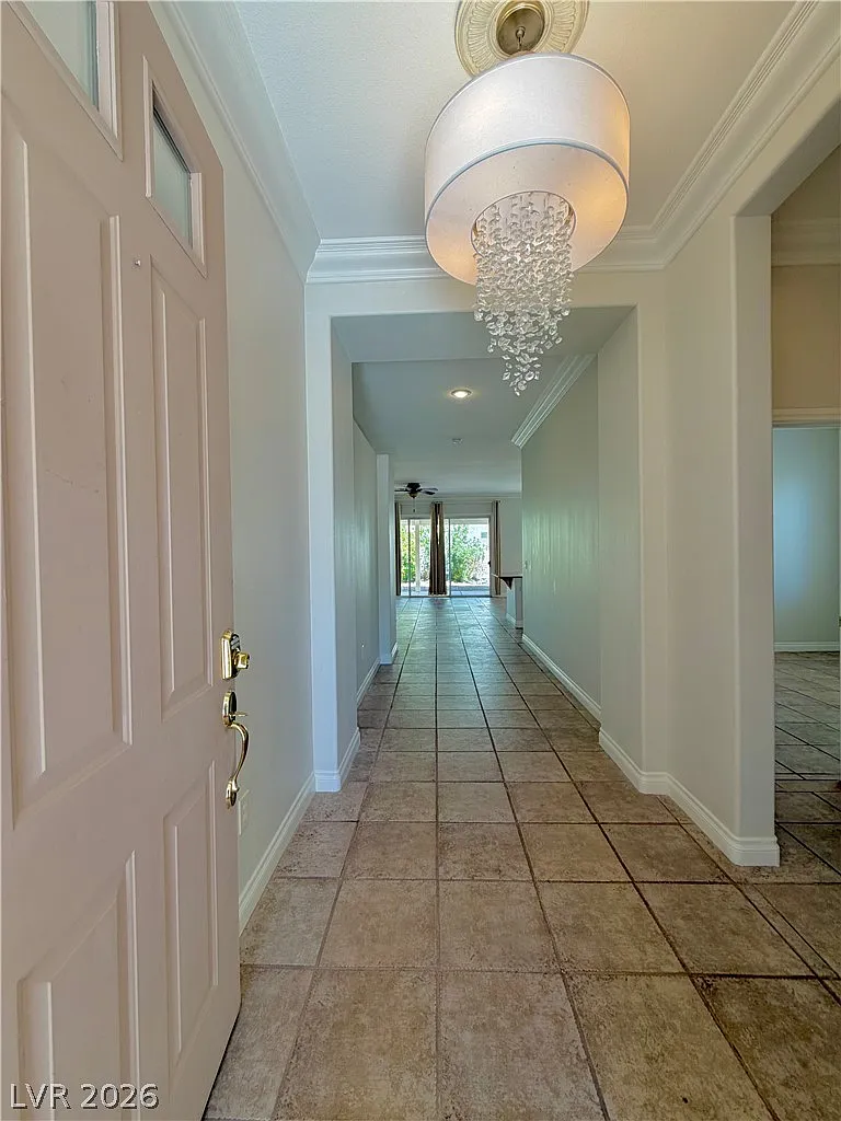 3 bed, 2.0 bath, 1743 sqft, $2,390 — Photo 3