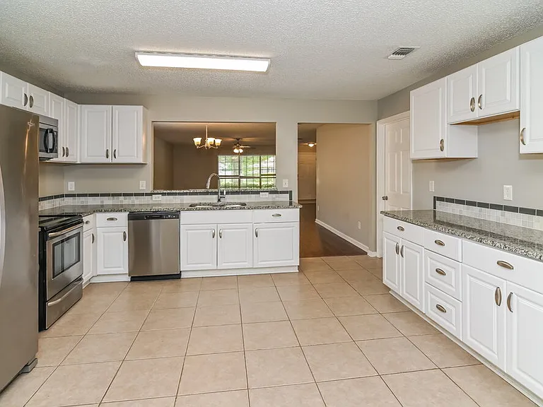 13434 Ashford Wood Ct E — Photo 9