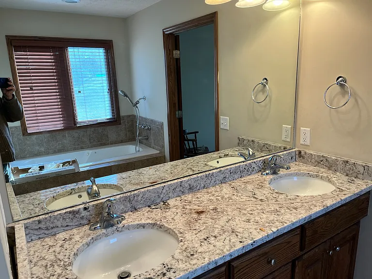 607 Patrick Cir — Photo 5