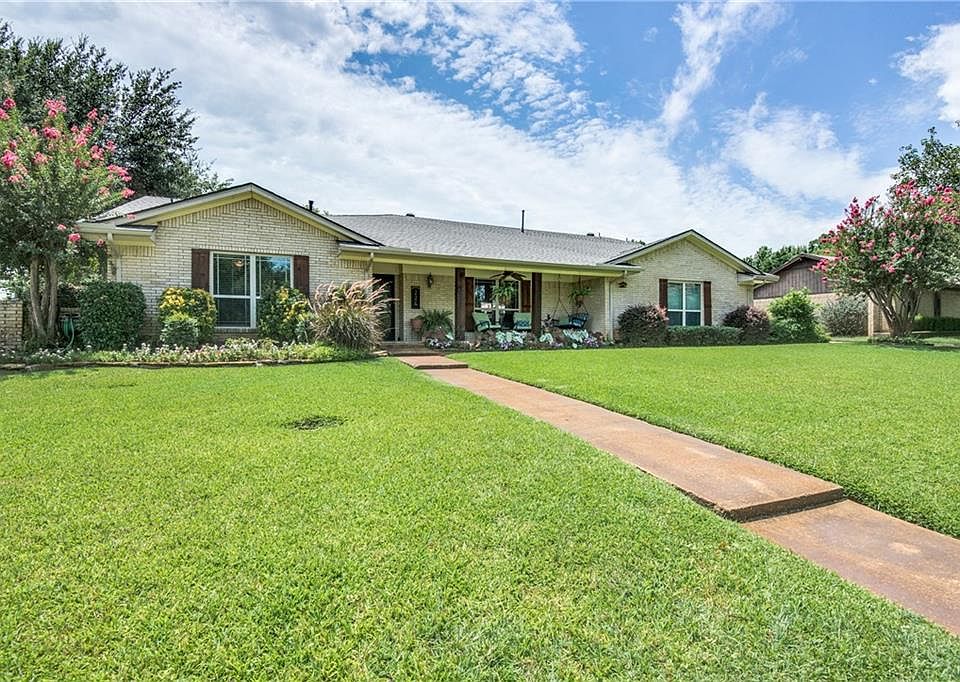 1st image of 226 Bexar Dr