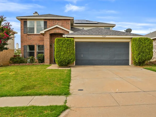 5429 New Castleton Ln, Fort Worth, TX 76135