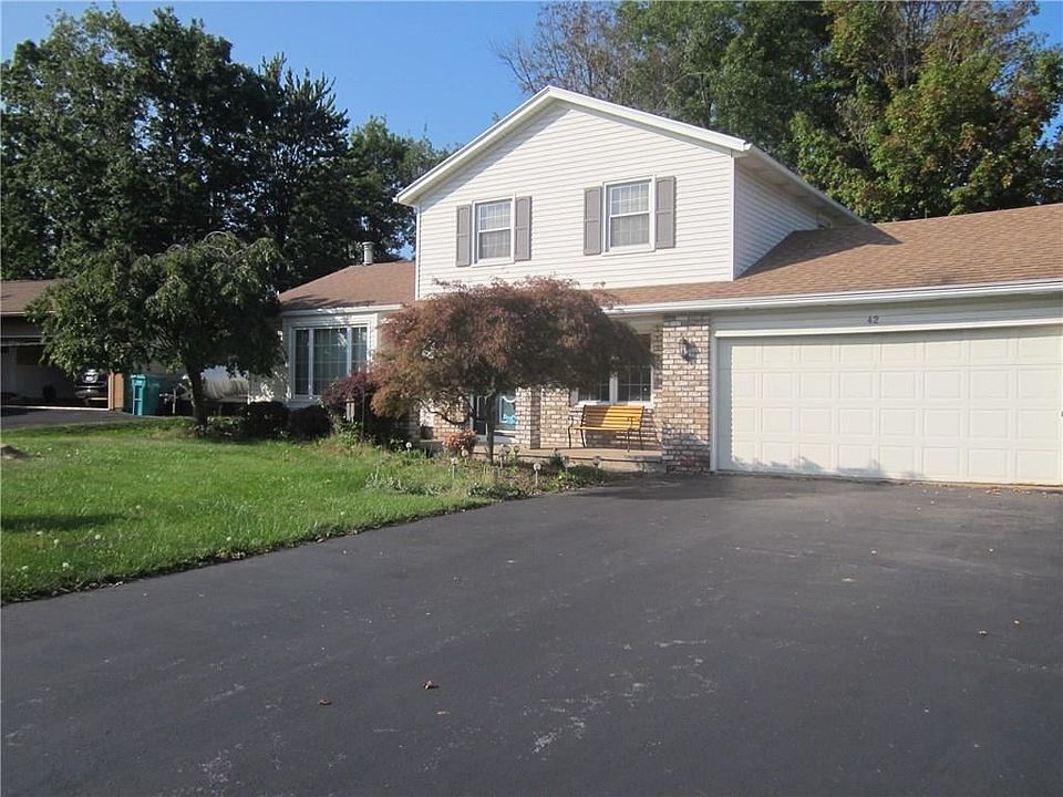 1st image of 42 Bramblewood Ln W