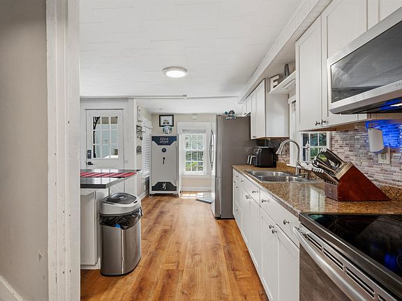 4th image of 41 Rand Hill Road