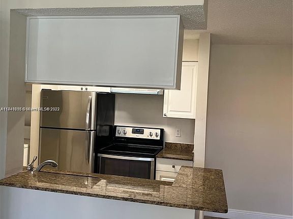 3rd image of 1263 SW 46th Ave APT 2106