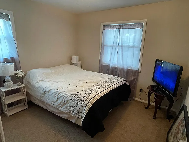 2625 Rochester Ave — Photo 11