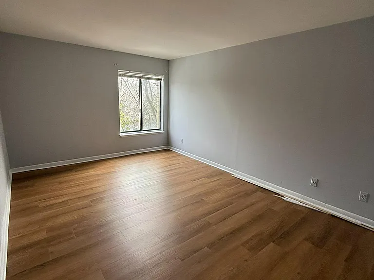 3100 S Manchester St #304 — Photo 12