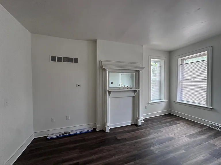 35 N Newberry St #7 — Photo 2