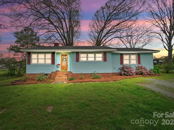 1626 Eastover Dr, Mount Pleasant, NC 28124