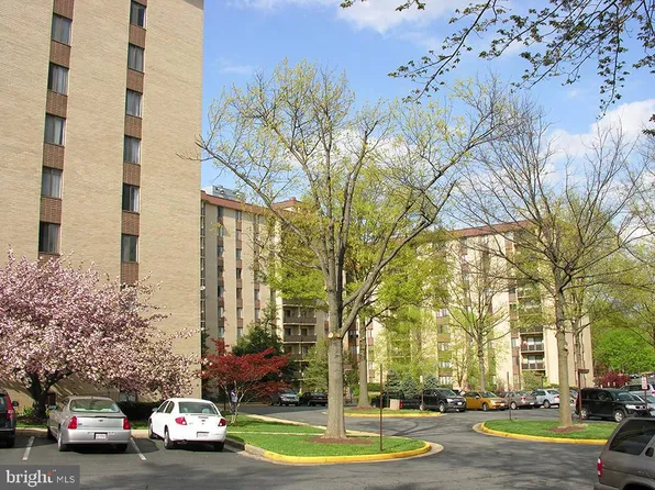 3100 S Manchester St APT 531, Falls Church, VA 22044
