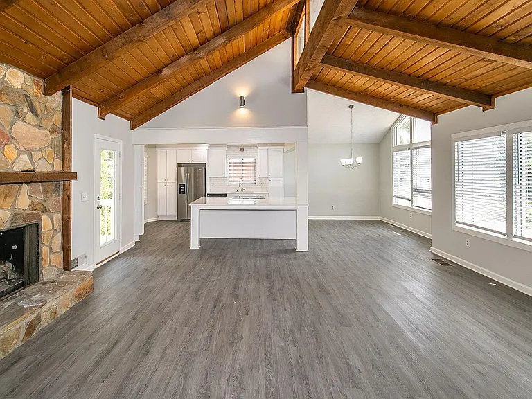 3941 Kensington Dr — Photo 11
