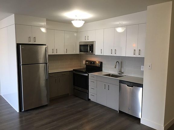 2nd image of 1001 Pine St Unit 902