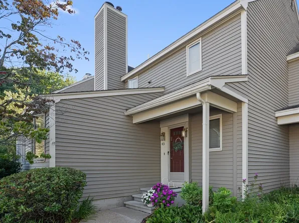 43 Brickett Hill Cir, Haverhill, MA 01830