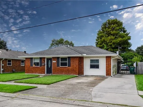 740 Oakwood Dr, Gretna, LA 70056