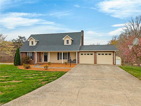 2nd image of 8388 Coachman Ln