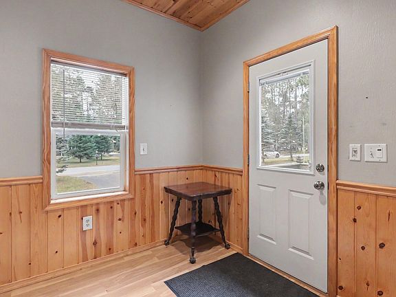 3rd image of 8138 Rainbow Dr E