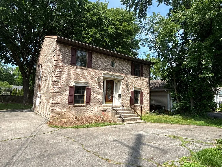 418 Lyndon Ln — Photo 3