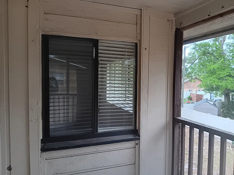 2541 S Myrtle Ave #D — Photo 36