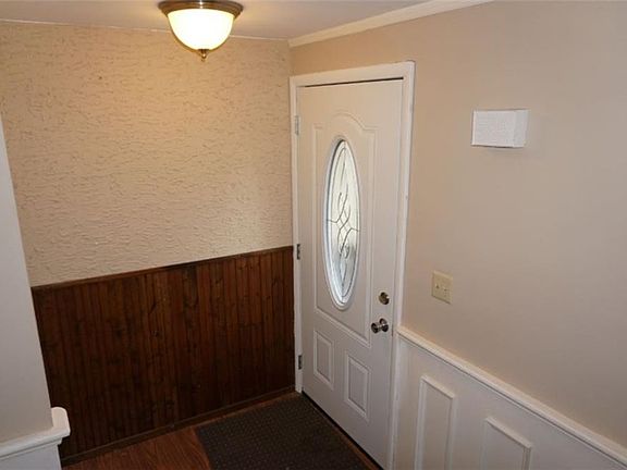 2nd image of 4255 Amblewood Ln