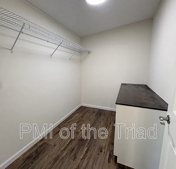 589 Alvis Ln — Photo 12