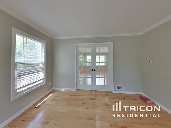 2nd image of 1921 Gatewood Dr