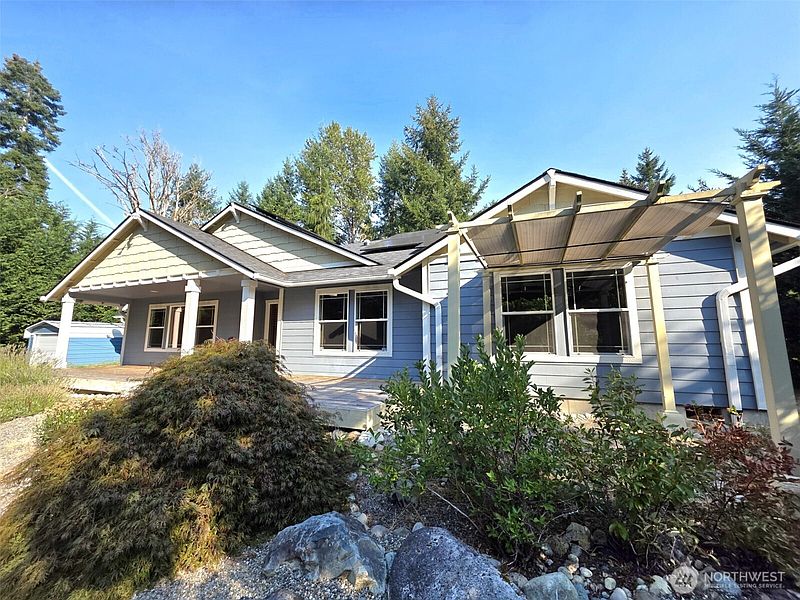 2nd image of 714 Tipsoo Loop S