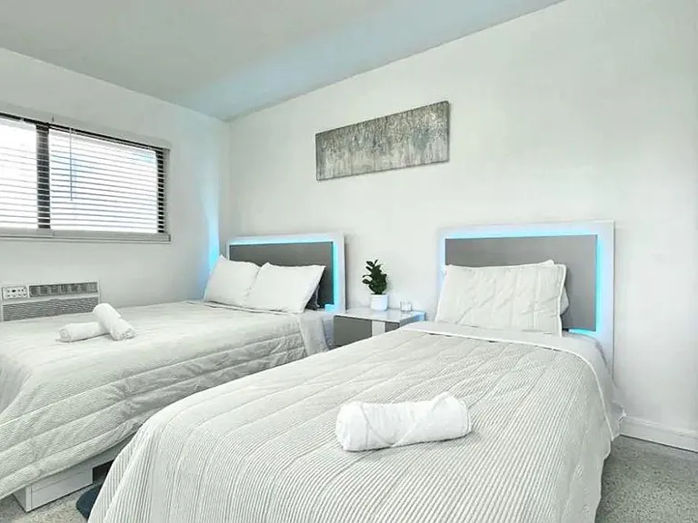 250 SW 10th Ave #2 — Photo 7