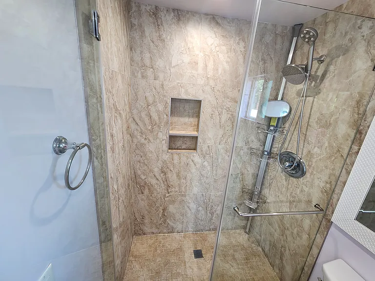 6827 Murietta Ave — Photo 14