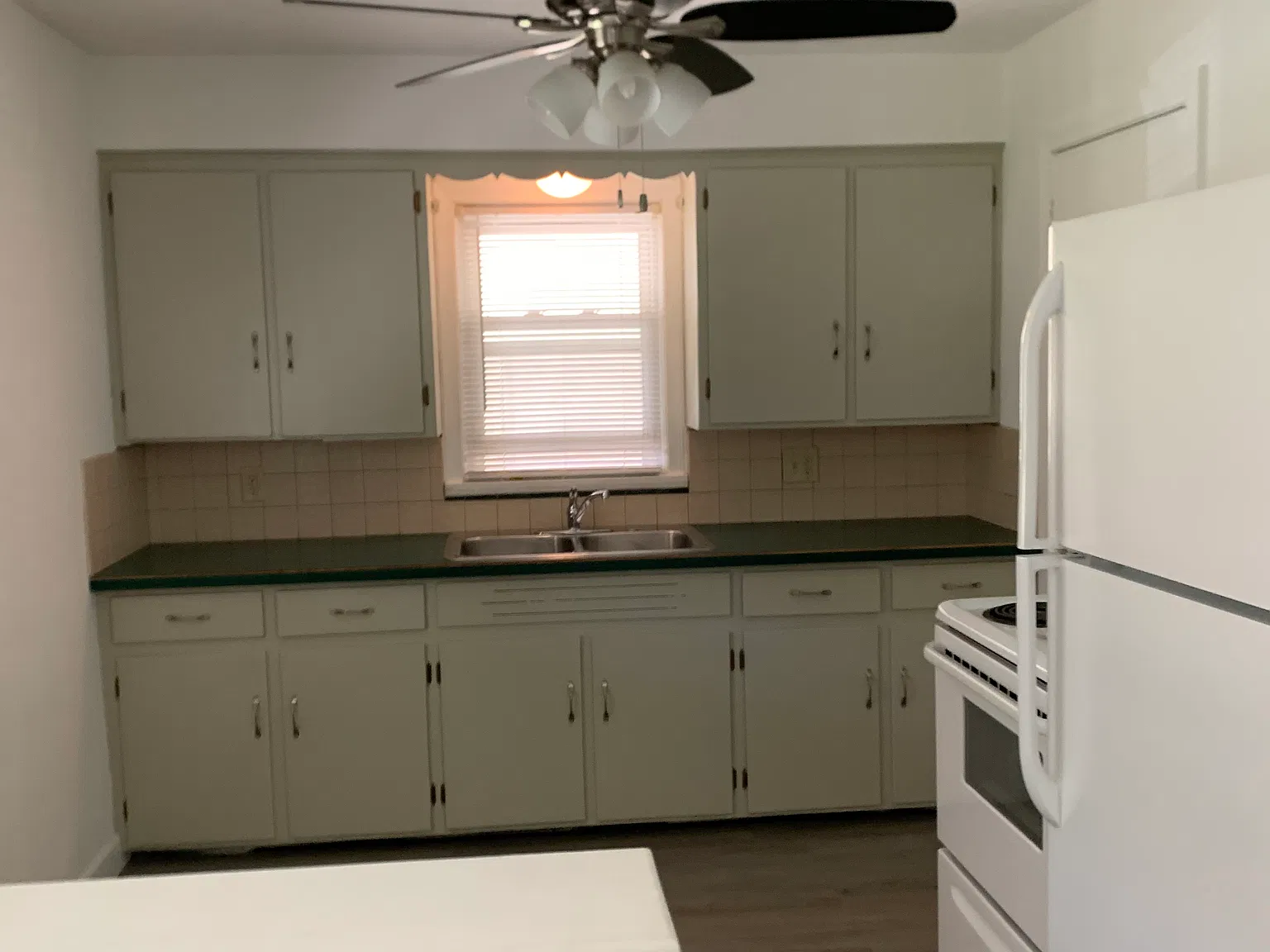 2 bed, 1300 sqft, $1,375 — Photo 3