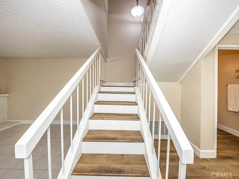 21 Ashbrook #102 — Photo 23
