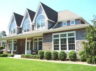 74 Corbett Dr, East Quogue, NY 11942