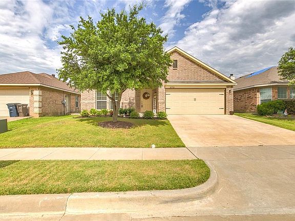 2nd image of 10709 Emerald Park Ln