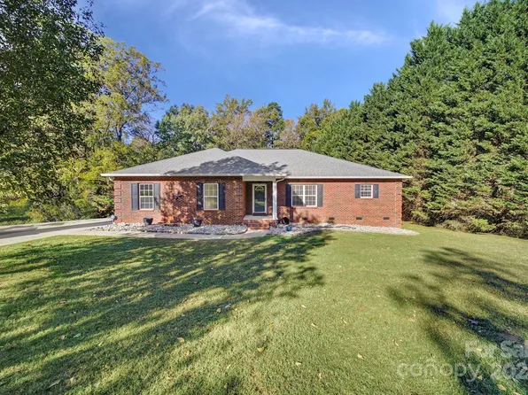 5980 Lake Wylie Rd, Clover, SC 29710