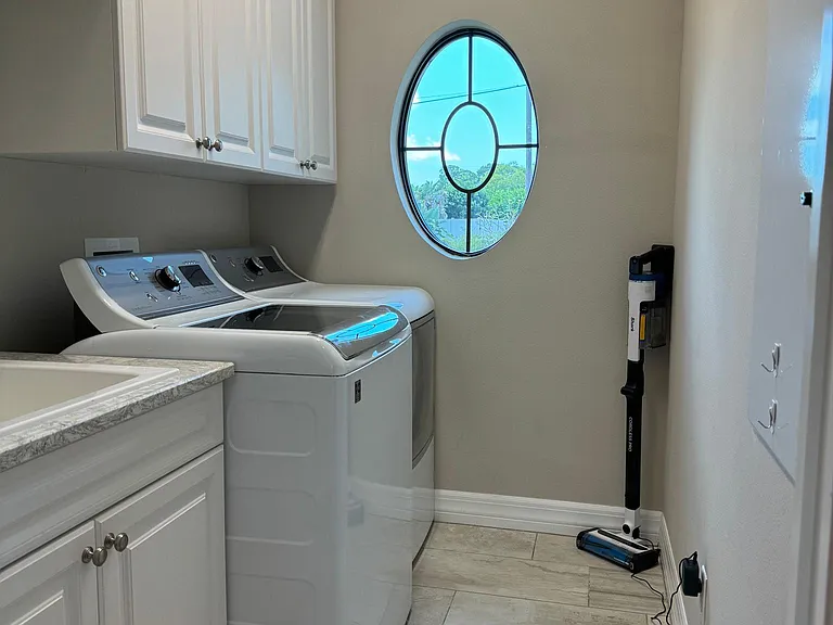 332 Coral St — Photo 15
