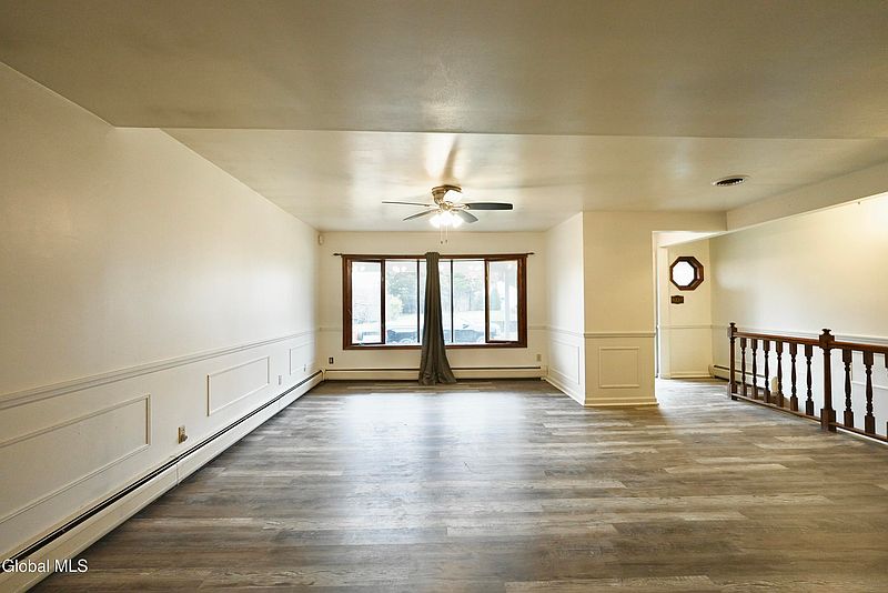 4th image of 2527 Barton Avenue