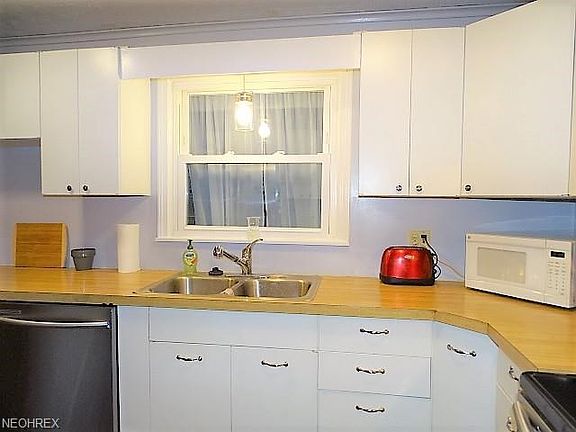 5th image of 811 Eaton Ave