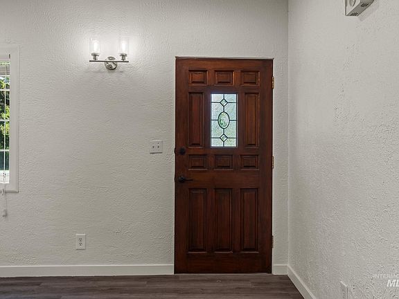 5th image of 632 N Franklin Ave
