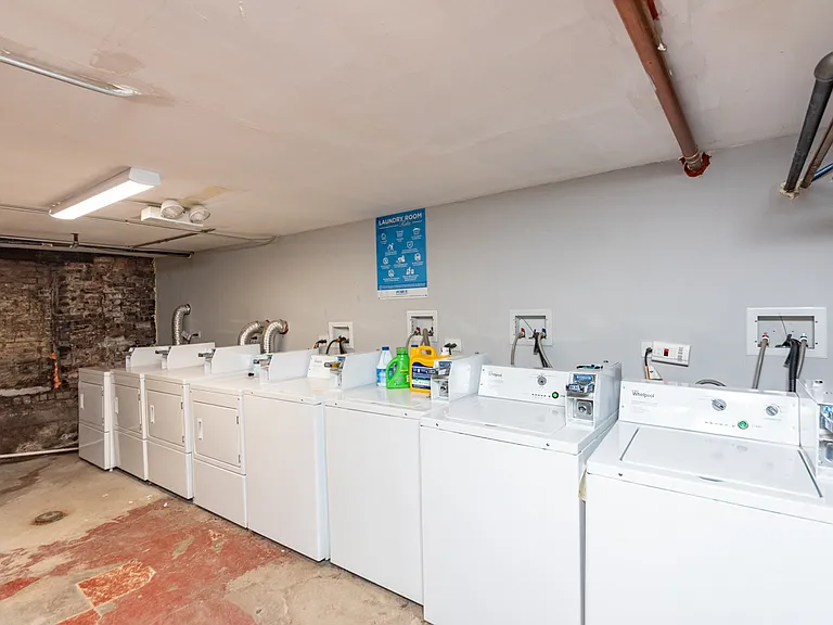 1717 S Carpenter St #2 — Photo 7