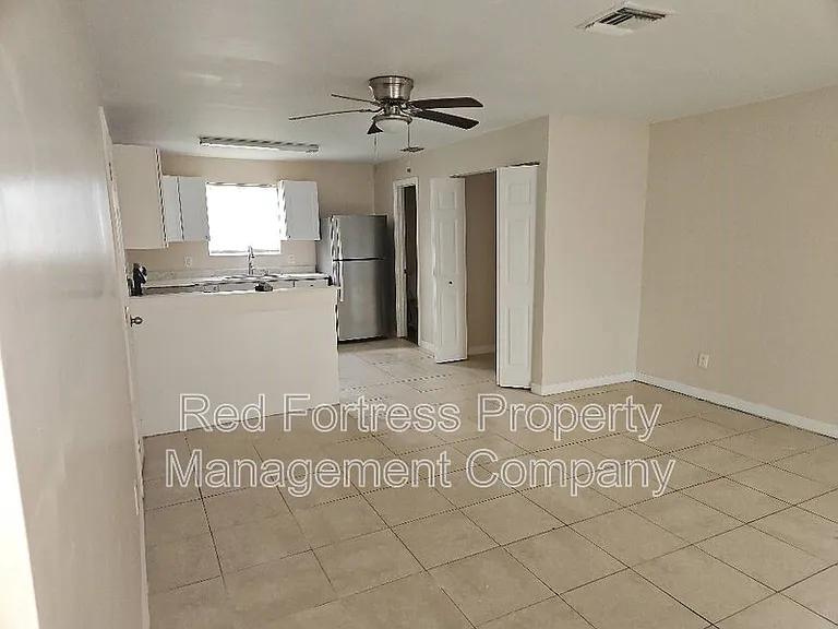 17306 Whitewater Ct — Photo 2