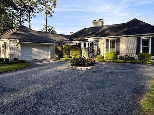 1214 Richard St, Dillon, SC 29536