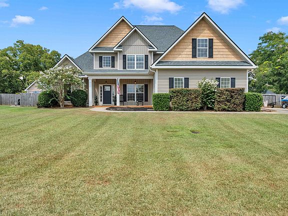 3rd image of 125 Pond Dr