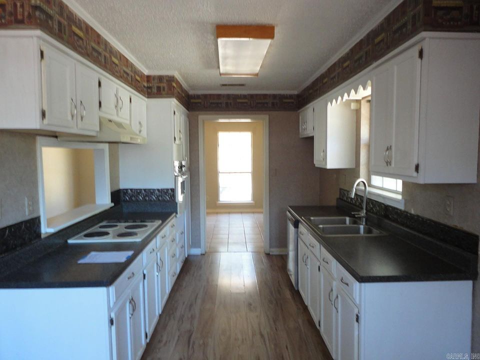 10th image of 6109 Indian Hills Dr