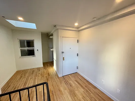 Rented by REAL New York | media 23