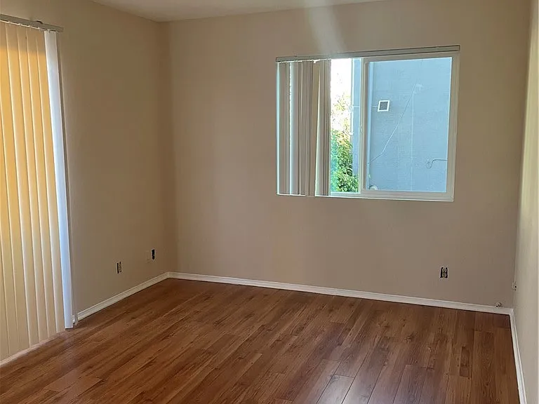 14758 Magnolia Blvd #102 — Photo 8