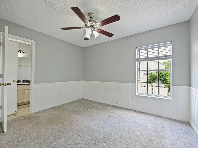 750 Olympic Cir — Photo 11
