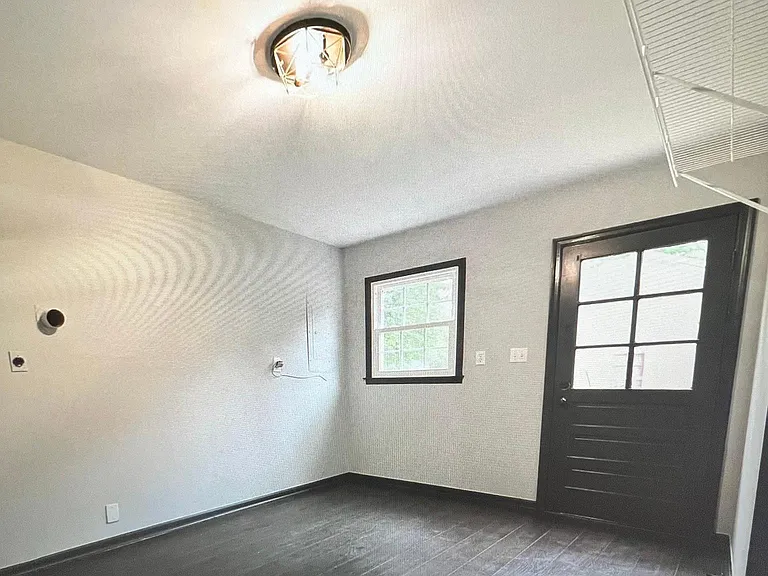 Open space in all rooms. Great floor plan