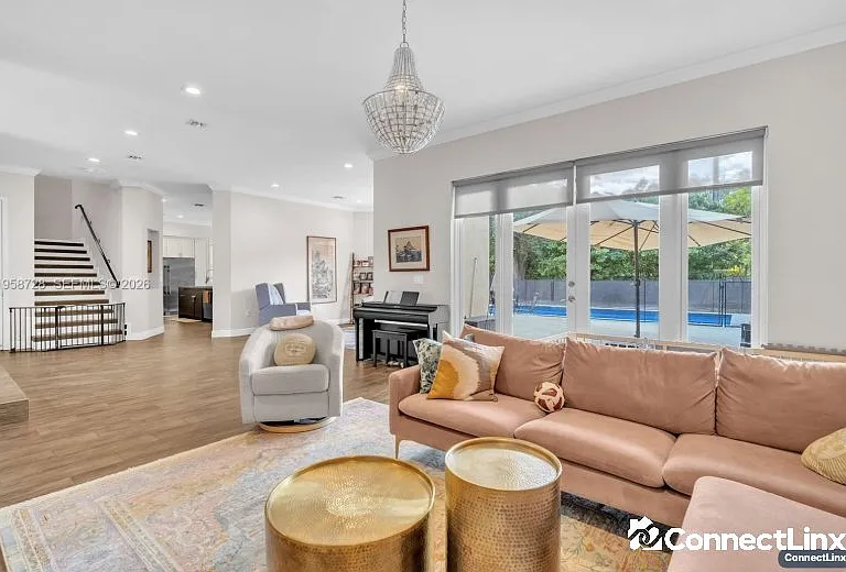 3545 Forest View Cir — Photo 11